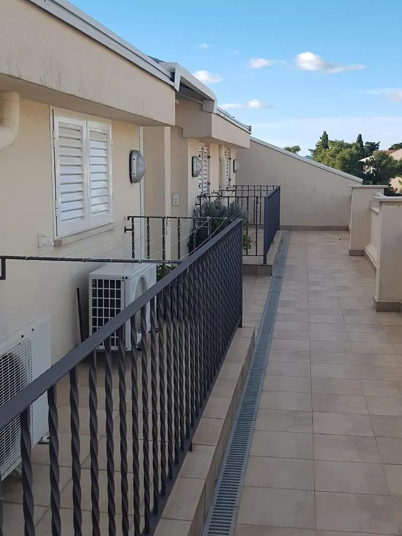 Guest house Seaside Apartments Turanj Croatia
